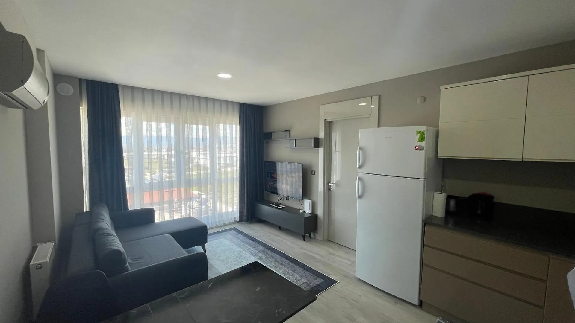 Studio Airport Hotel 안탈리아 0*,